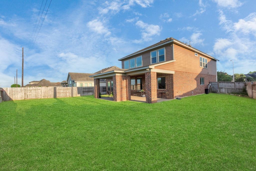 Image 23 of property listing at 2627 Lazy Vine Lane, Missouri City, TX 77459