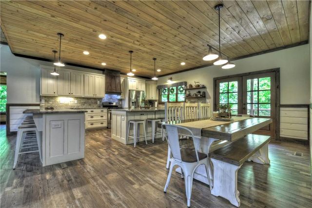 3181 Sugar Creek Road, Blue Ridge, GA 30513
