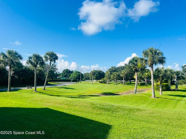 1123 Breezy Way 8c, Sebastian, FL 32958