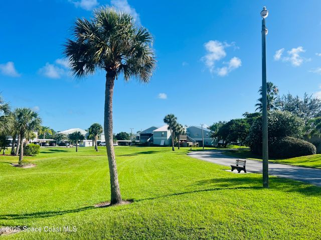 1123 Breezy Way 8c, Sebastian, FL 32958