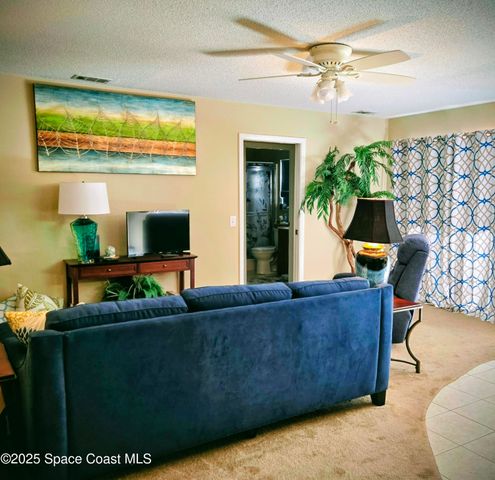 1123 Breezy Way 8c, Sebastian, FL 32958