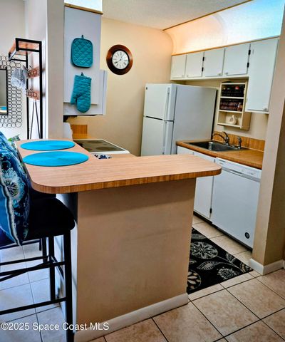 1123 Breezy Way 8c, Sebastian, FL 32958