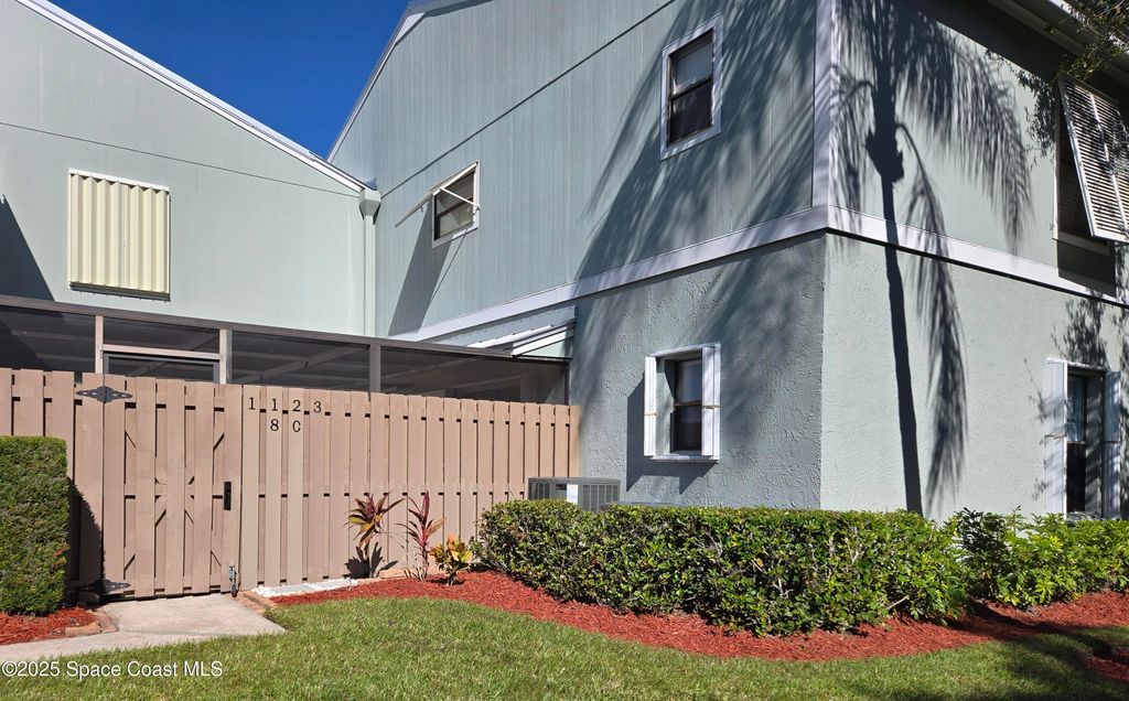 1123 Breezy Way 8c, Sebastian, FL 32958