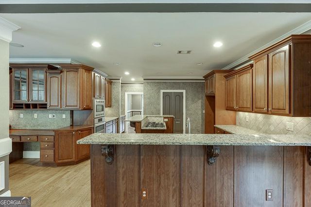 940 Chateau Forest Road, Hoschton, GA 30548