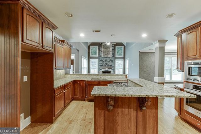 940 Chateau Forest Road, Hoschton, GA 30548