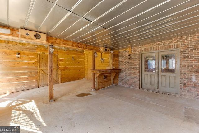 940 Chateau Forest Road, Hoschton, GA 30548