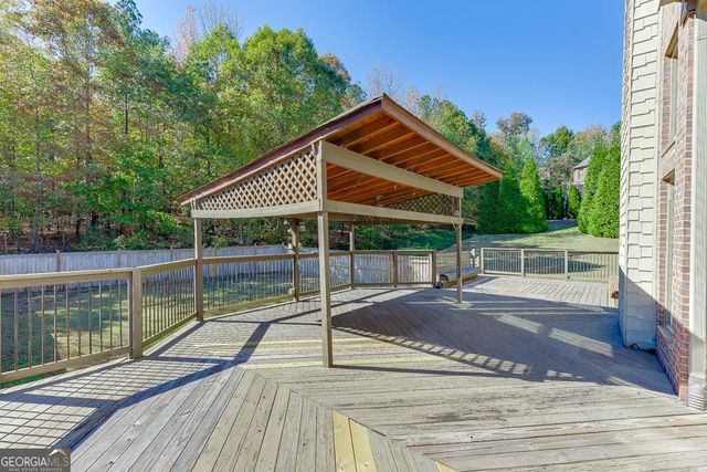 940 Chateau Forest Road, Hoschton, GA 30548