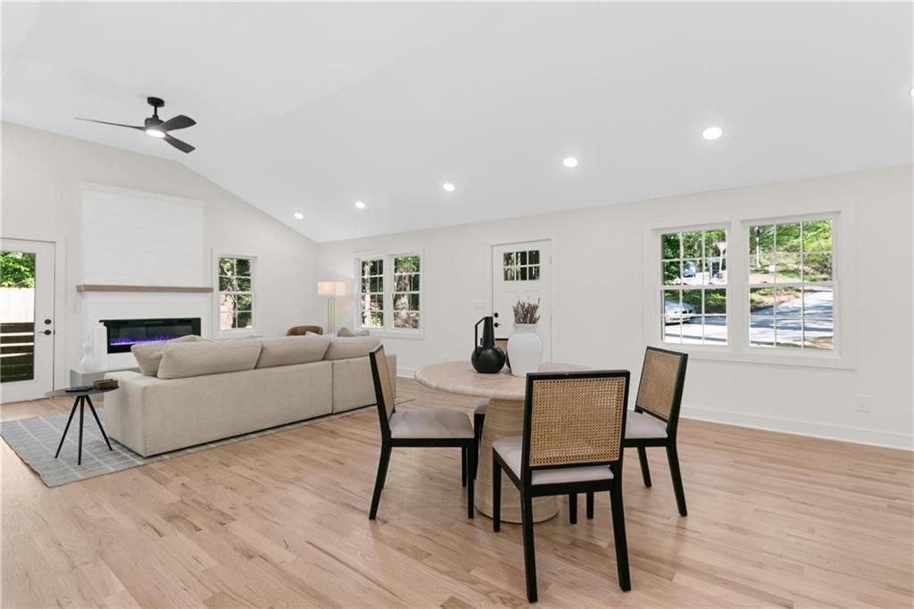 Image 10 of property listing at 3154 Briarcliff Way, Atlanta, GA 30345