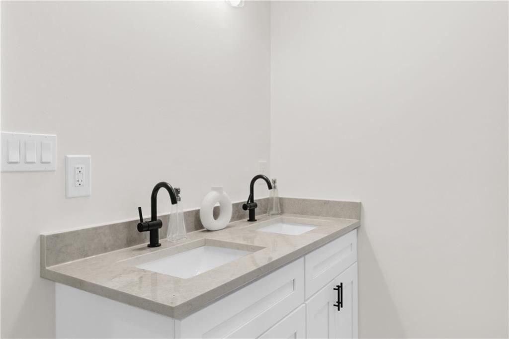 Image 25 of property listing at 3154 Briarcliff Way, Atlanta, GA 30345