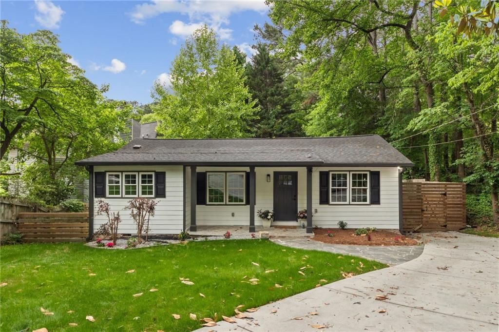 Image 4 of property listing at 3154 Briarcliff Way, Atlanta, GA 30345