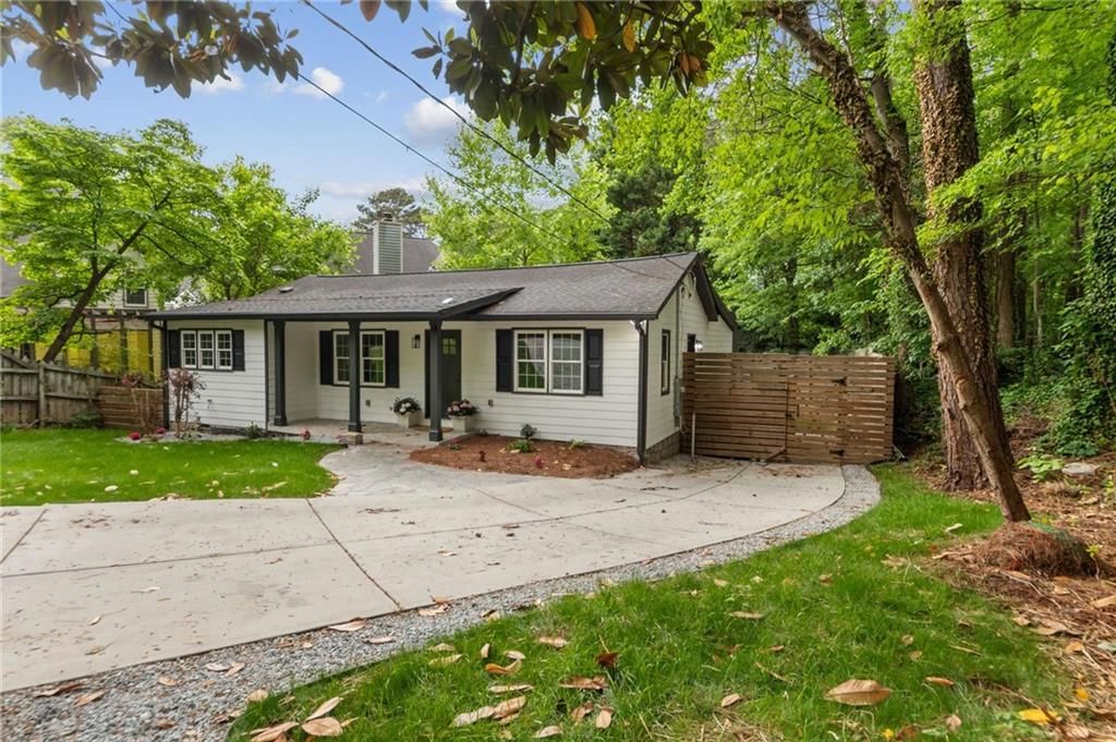 Image 6 of property listing at 3154 Briarcliff Way, Atlanta, GA 30345