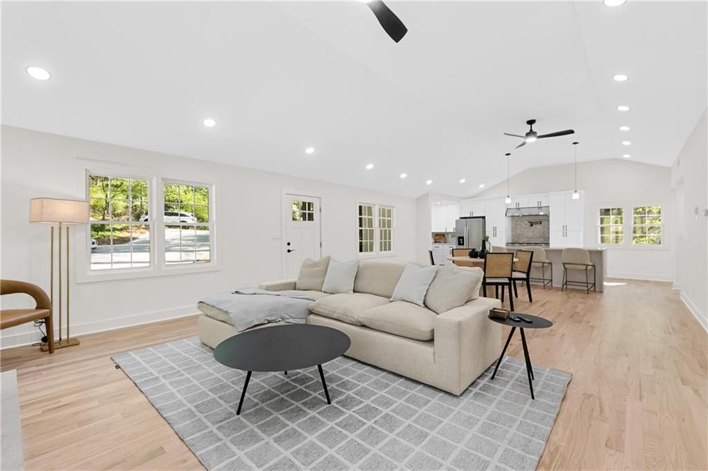 Image 7 of property listing at 3154 Briarcliff Way, Atlanta, GA 30345
