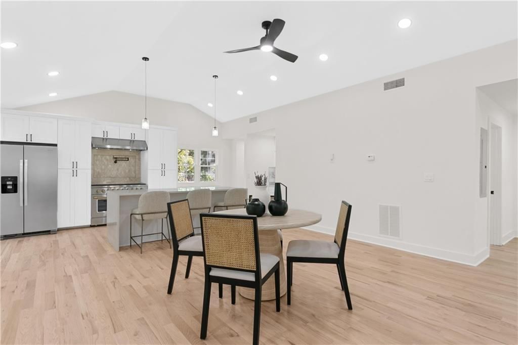 Image 9 of property listing at 3154 Briarcliff Way, Atlanta, GA 30345