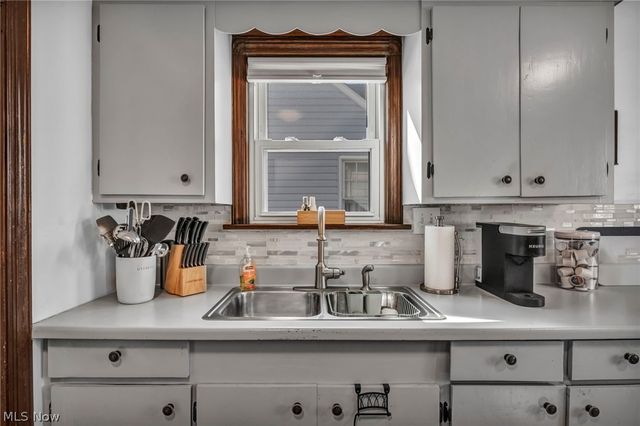 6207 Gilbert Avenue, Parma, OH 44129