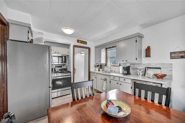 6207 Gilbert Avenue, Parma, OH 44129