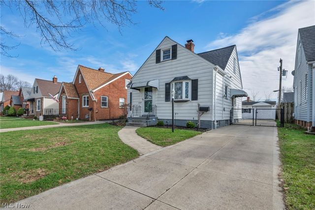 6207 Gilbert Avenue, Parma, OH 44129