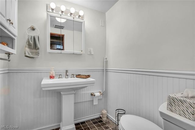 6207 Gilbert Avenue, Parma, OH 44129