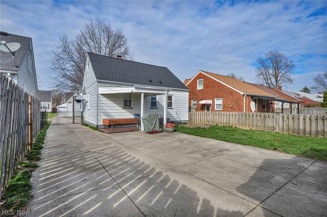 6207 Gilbert Avenue, Parma, OH 44129