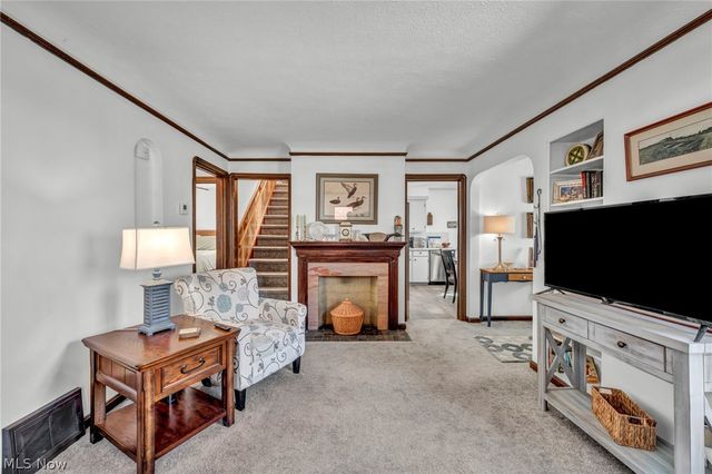 6207 Gilbert Avenue, Parma, OH 44129