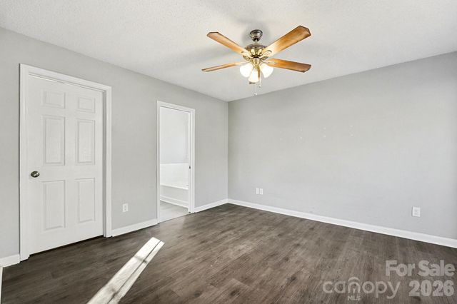 1112 Thoroughbred Place NW, Concord, NC 28027