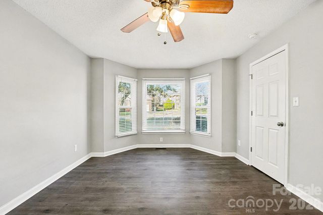 1112 Thoroughbred Place NW, Concord, NC 28027