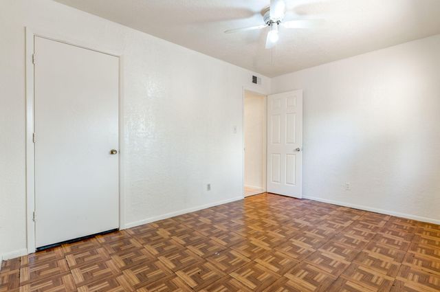 1325 La Poblana Road NW, Albuquerque, NM 87107