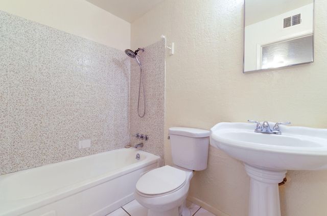 1325 La Poblana Road NW, Albuquerque, NM 87107