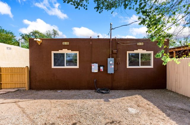 1325 La Poblana Road NW, Albuquerque, NM 87107
