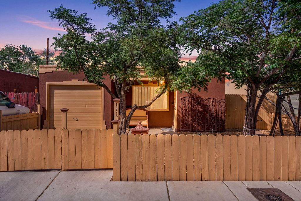 1325 La Poblana Road NW, Albuquerque, NM 87107