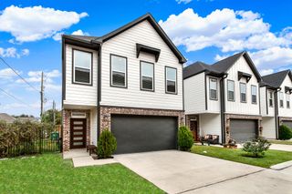 6635 Tc Jester Boulevard A, Houston, TX 77007