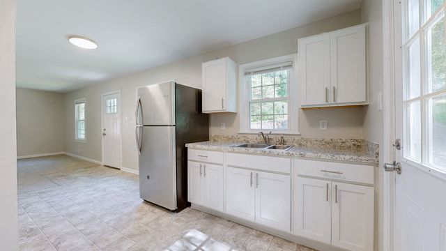 968 Swift Dr, Clarksville, TN 37040