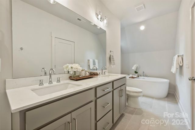 205 Coxe Avenue, Charlotte, NC 28208