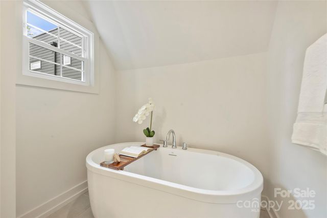 205 Coxe Avenue, Charlotte, NC 28208