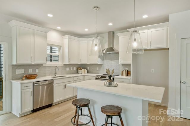 205 Coxe Avenue, Charlotte, NC 28208