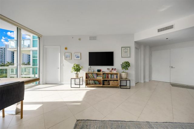 3131 NE 188th St 2-506, Aventura, FL 33180
