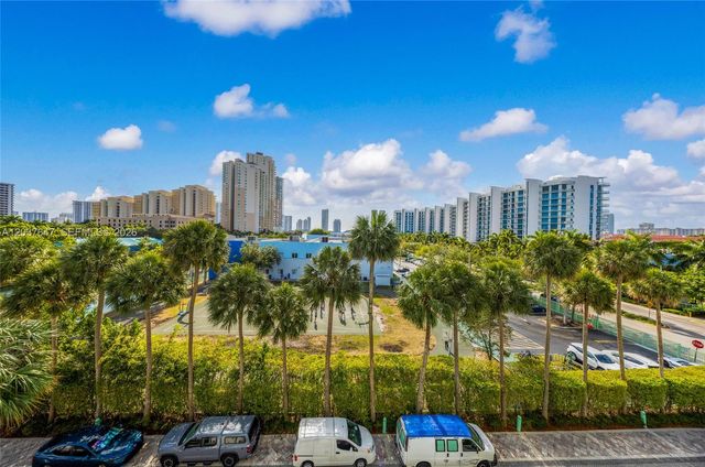 3131 NE 188th St 2-506, Aventura, FL 33180