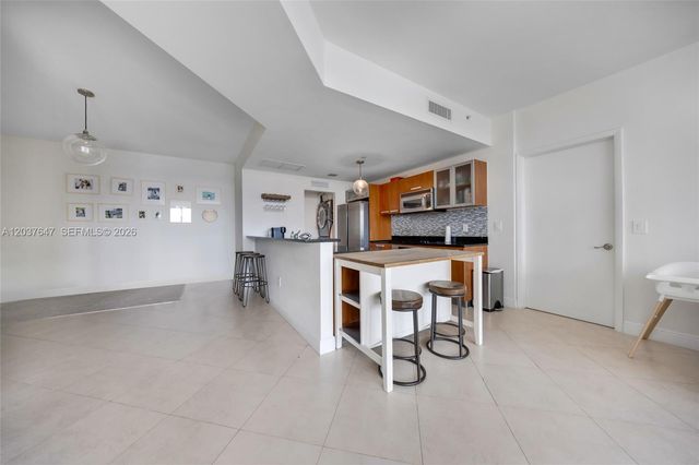 3131 NE 188th St 2-506, Aventura, FL 33180