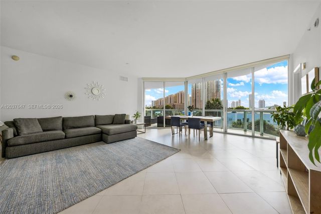 3131 NE 188th St 2-506, Aventura, FL 33180