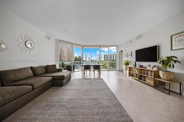 3131 NE 188th St 2-506, Aventura, FL 33180