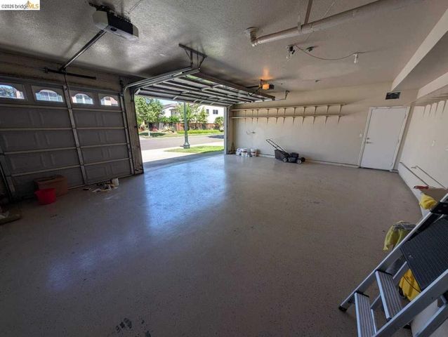 6529 Brook Hollow CIR, Stockton, CA 95219