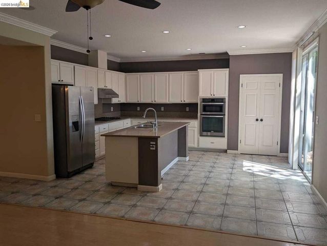 6529 Brook Hollow CIR, Stockton, CA 95219