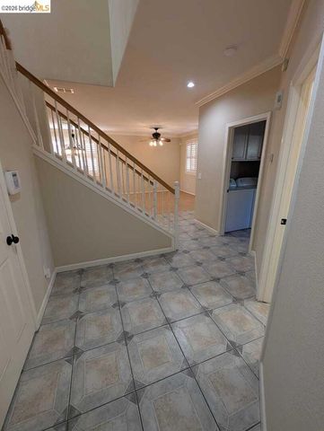 6529 Brook Hollow CIR, Stockton, CA 95219