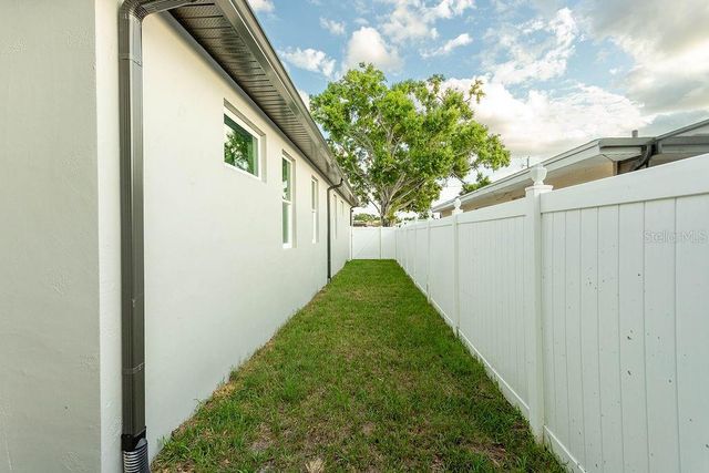 3215 W AILEEN STREET, Tampa, FL 33607