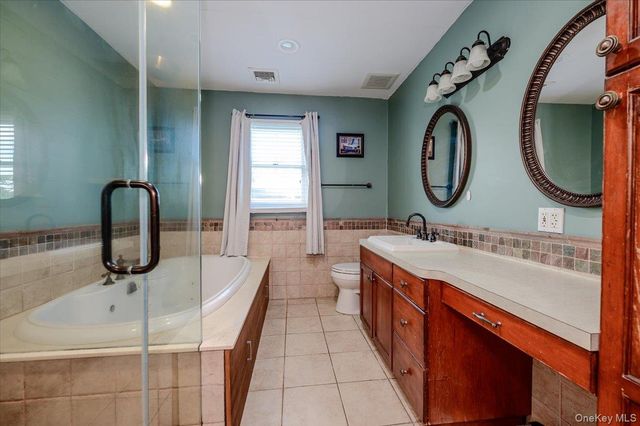 24 William Avenue, Islip, NY 11751