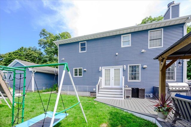 24 William Avenue, Islip, NY 11751