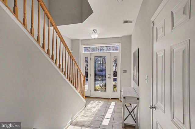 307 MONROE POINT DR, Colonial Beach, VA 22443