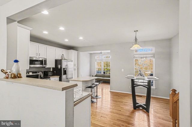 307 MONROE POINT DR, Colonial Beach, VA 22443