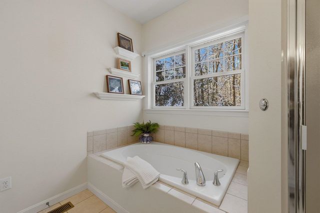 21 Parkman Brook Lane, Stratham, NH 03885