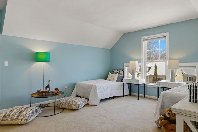 21 Parkman Brook Lane, Stratham, NH 03885