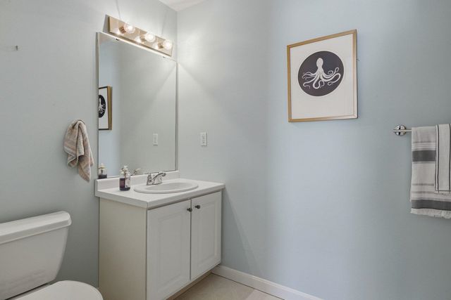 21 Parkman Brook Lane, Stratham, NH 03885